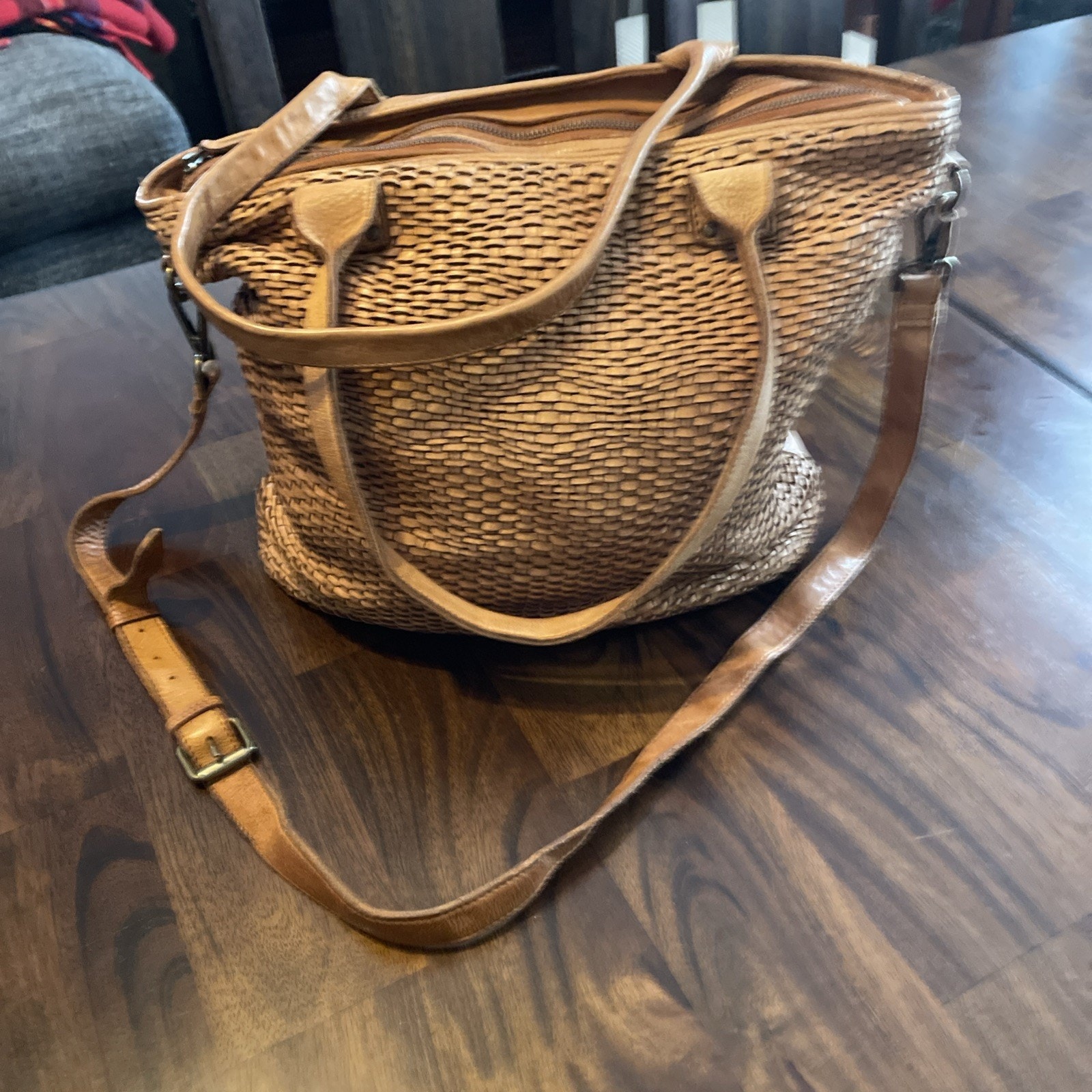 Vilencia Holland Cognac Brown Woven Leather Large Tote/ Handbag Bag Brass Accent